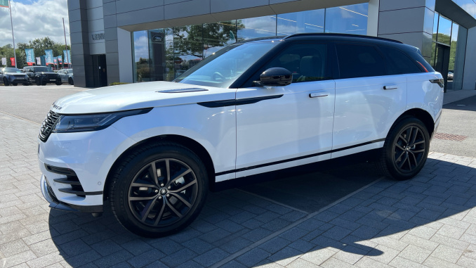 Land Rover Range Rover Velar 2.0 D200 MHEV Belgravia Edition 5dr Auto Diesel Estate - Image 22